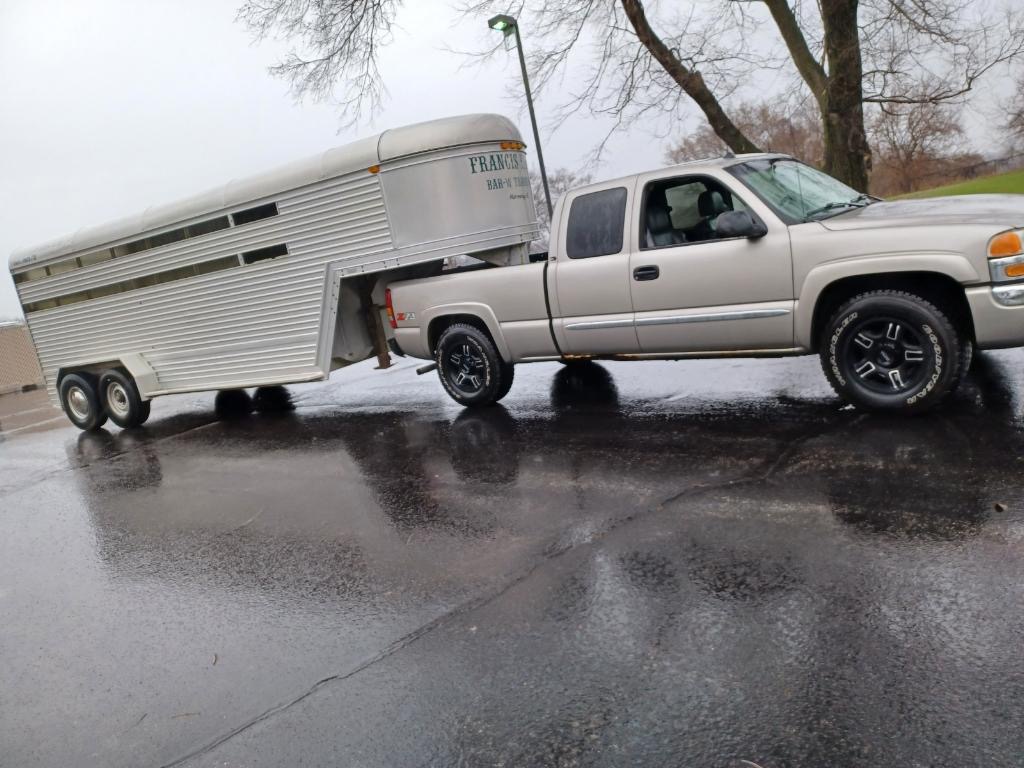 horse removal truck